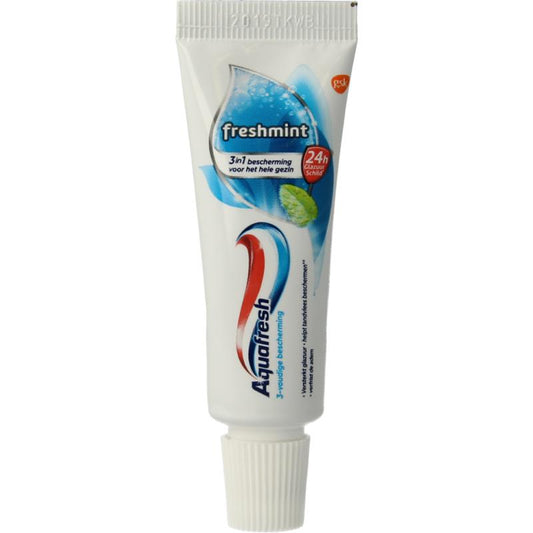 Aquafresh Tandpasta fresh & minty mini 15ml